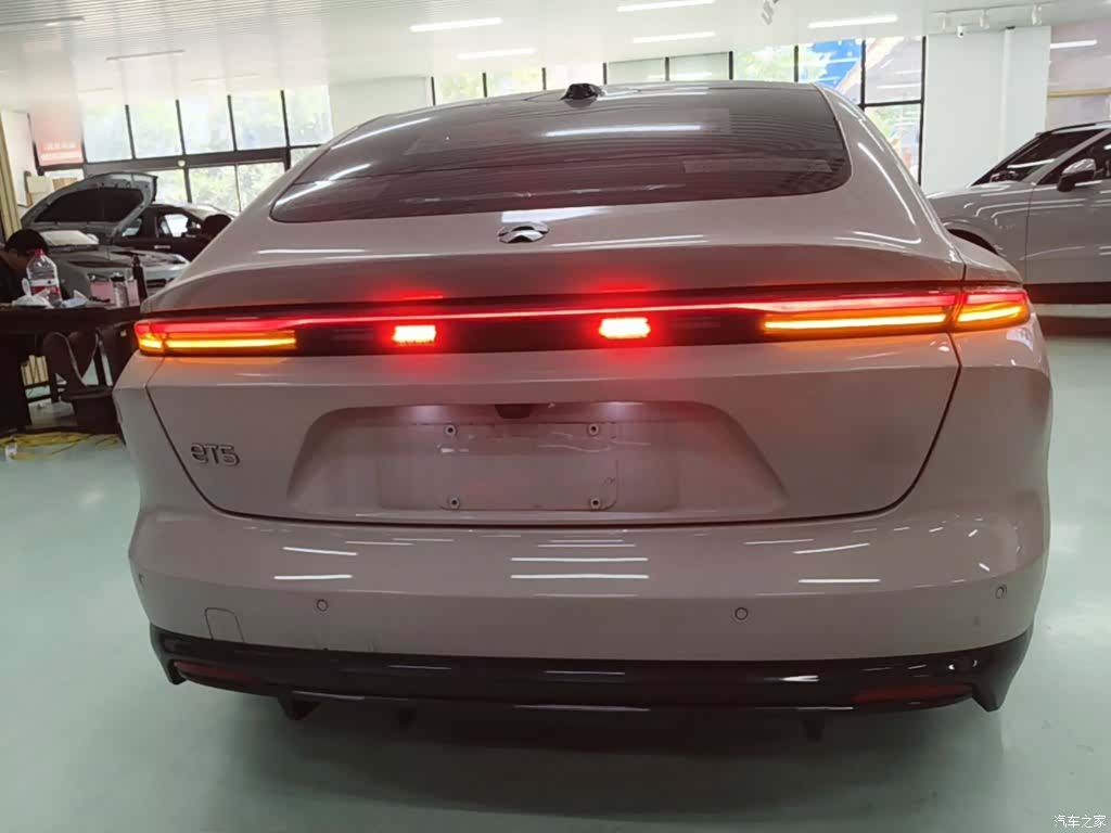 NIO ET5, 2025 4