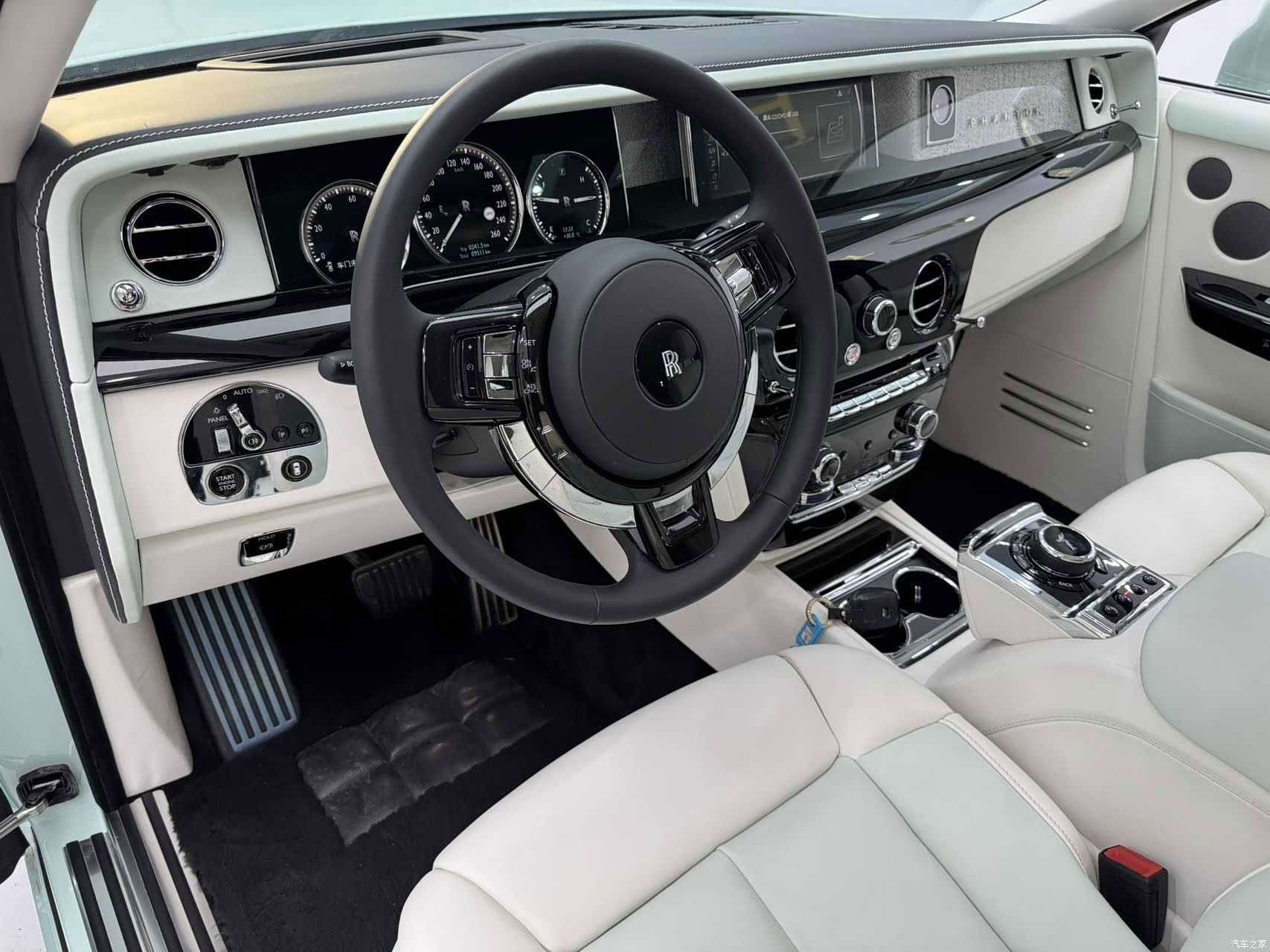 Rolls-Royce Phantom, 2024 21