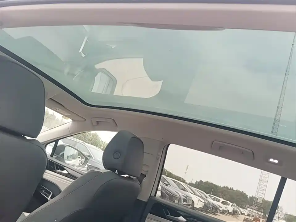 Volkswagen ID.6 CROZZ