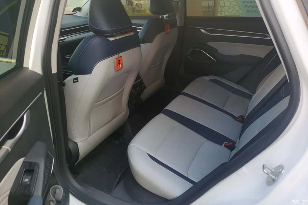 Geely Emgrand, 2022 11