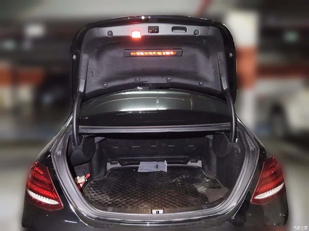 Mercedes-Benz E-Class, 2018 16
