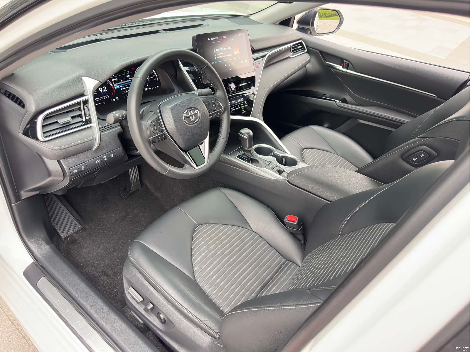 Toyota Camry, 2023 12