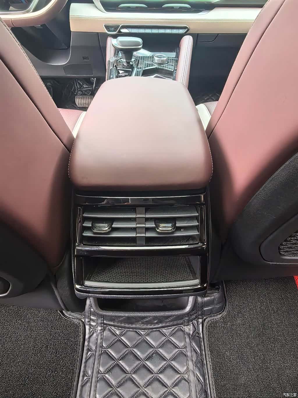 Geely Xingyue L, 2024 10