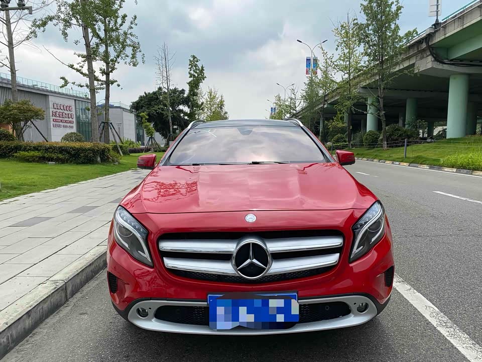 Mercedes-Benz GLA
