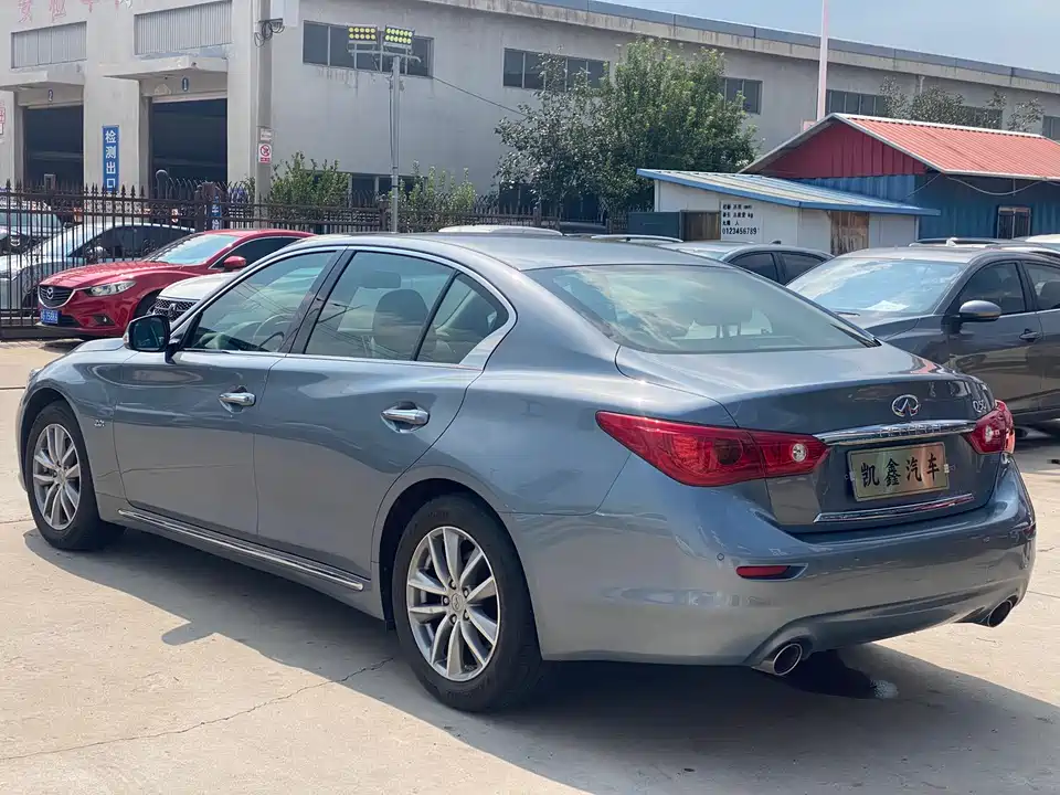 Infiniti Q50L