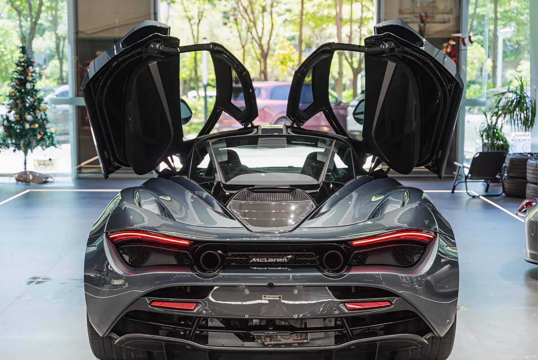 McLaren 720S, 2019 4