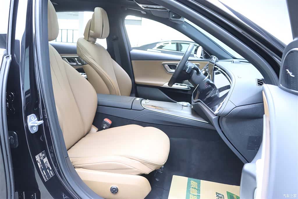 Mercedes-Benz E-Class, 2024 20