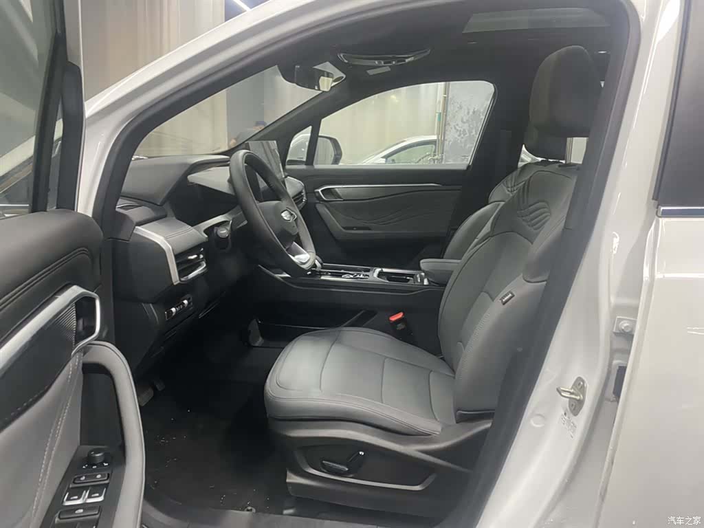 Geely Haoyue, 2026 все фото