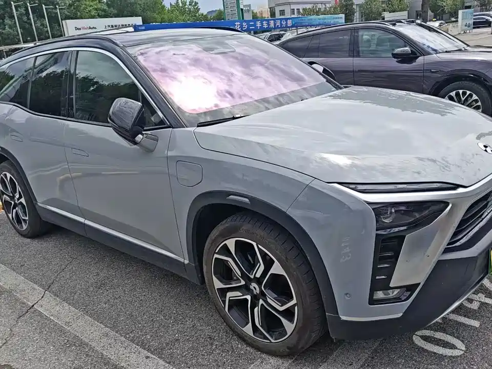 NIO ES8