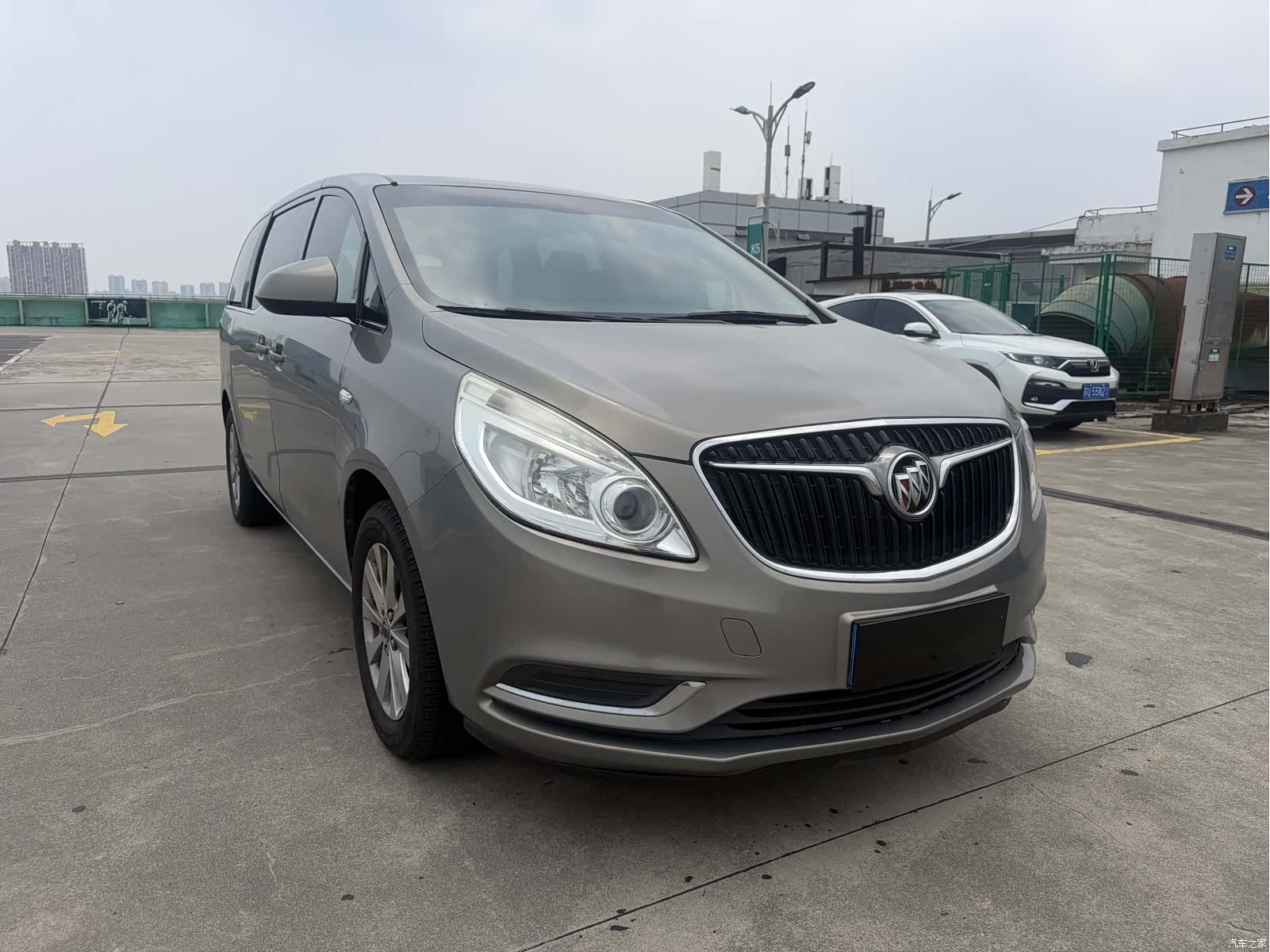 Buick GL8, 2018 3