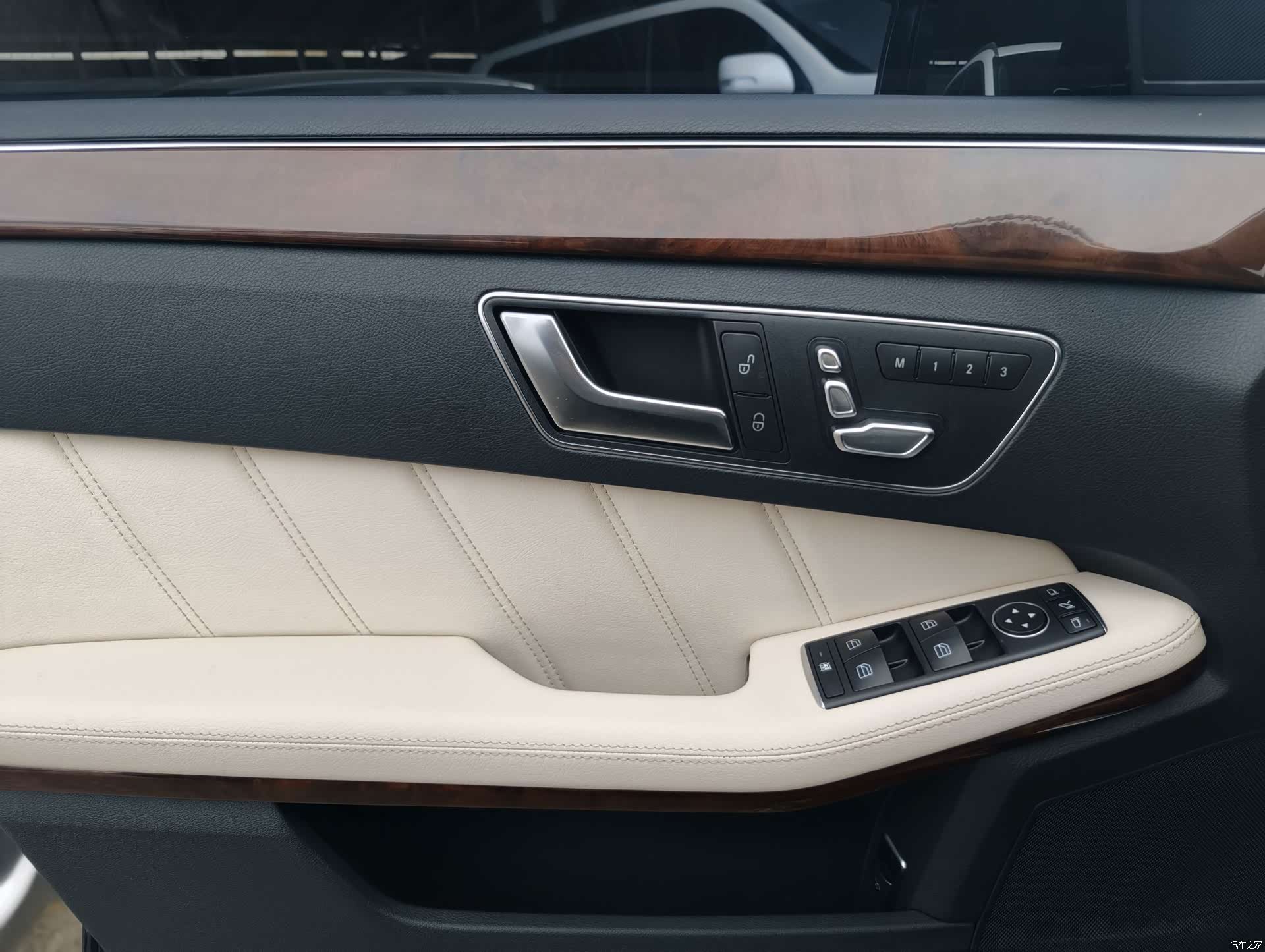 Mercedes-Benz E-Class, 2014 24