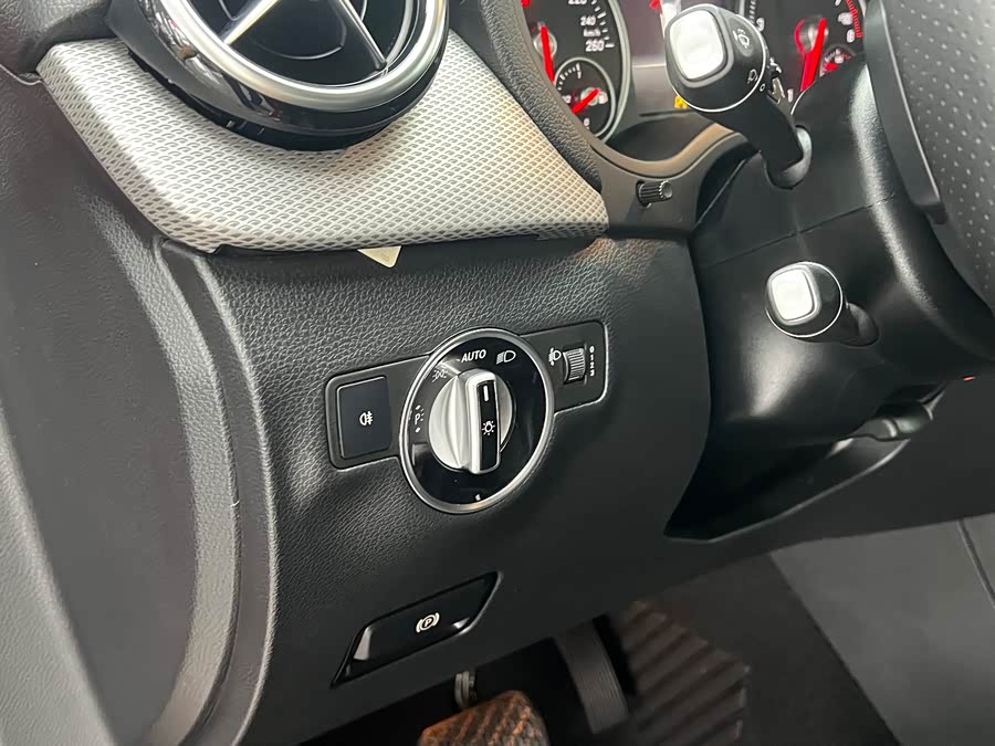 Mercedes-Benz B-Class 2019, фото 18
