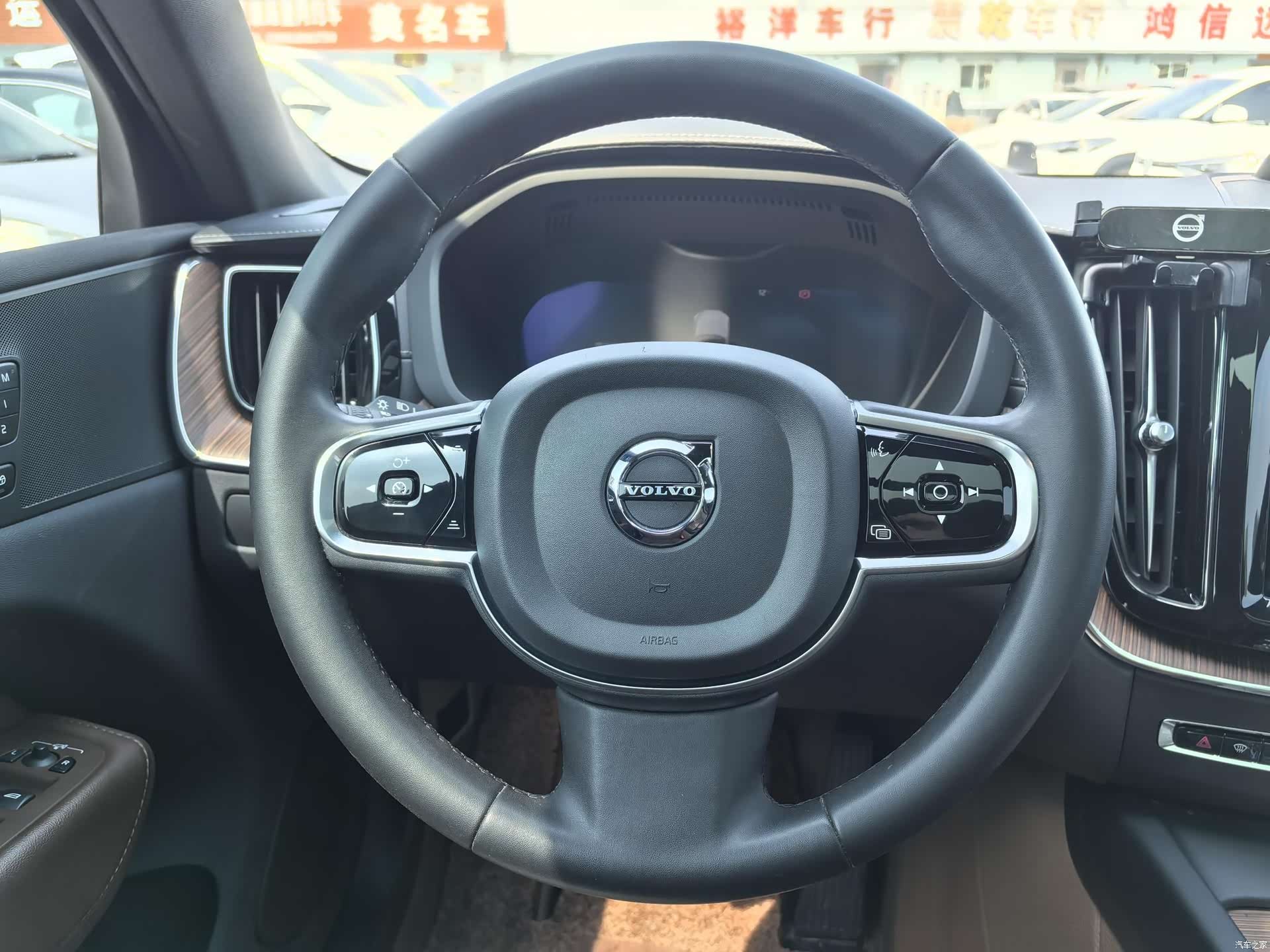 Volvo XC60, 2023 10