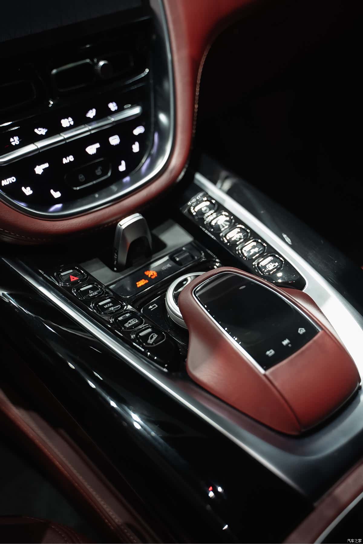 Aston Martin DBX, 2021 26