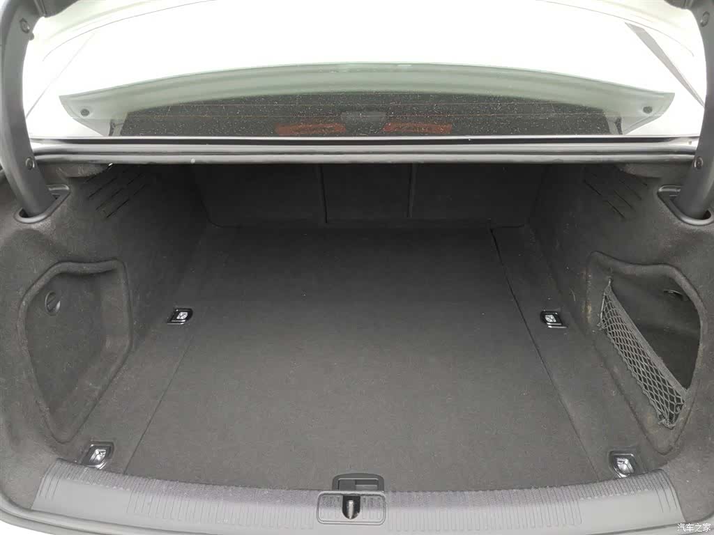 Audi A4L, 2022 21