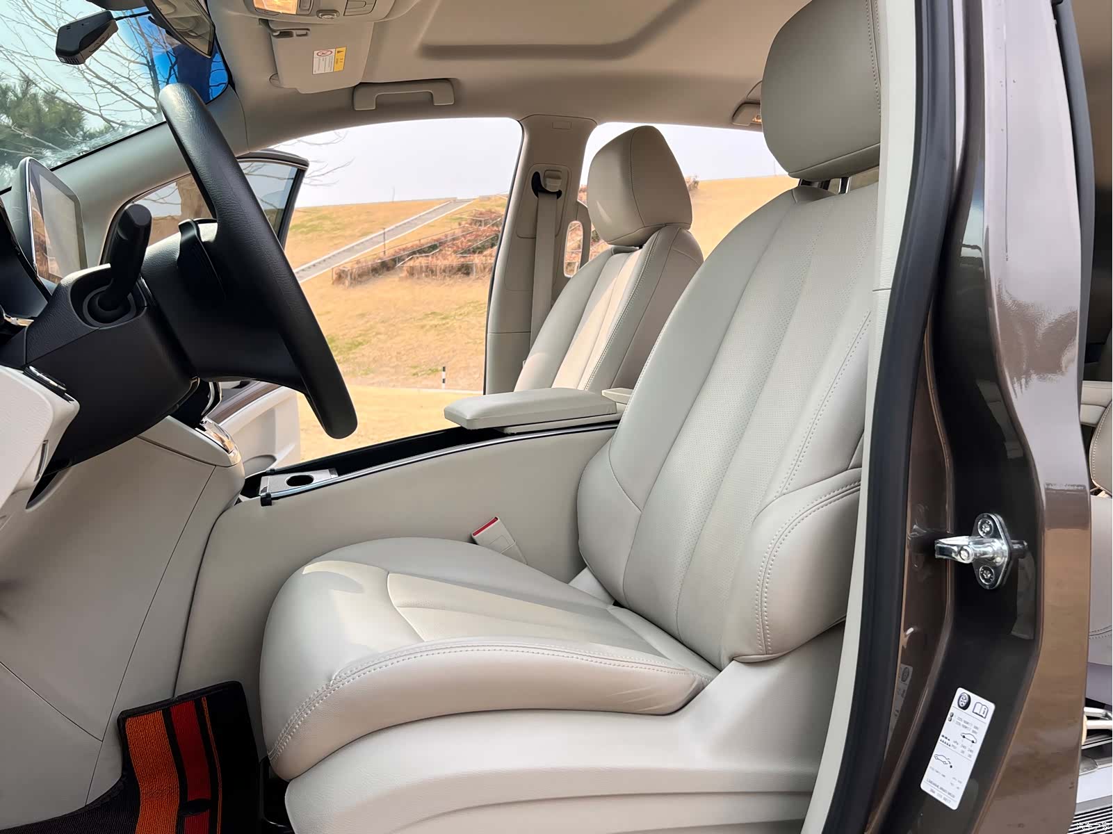 Buick GL8, 2025 10