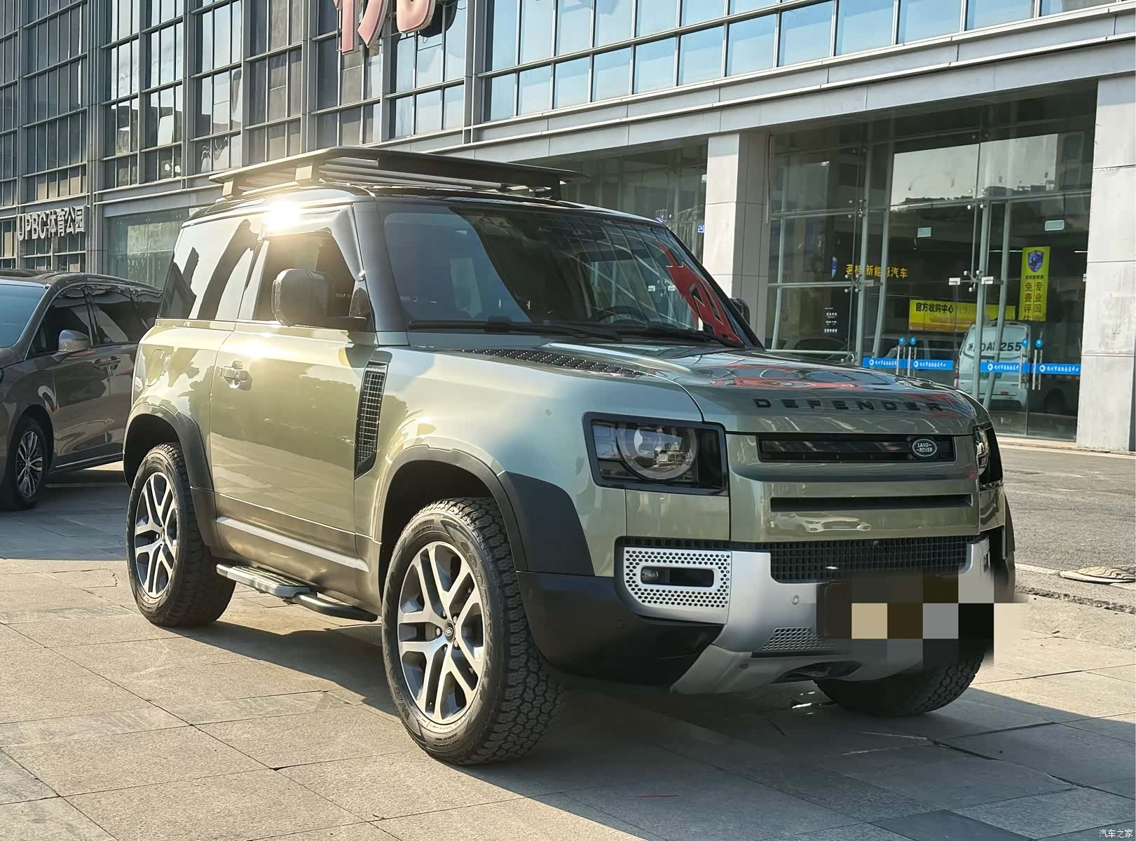 Land Rover Defender, 2022 3
