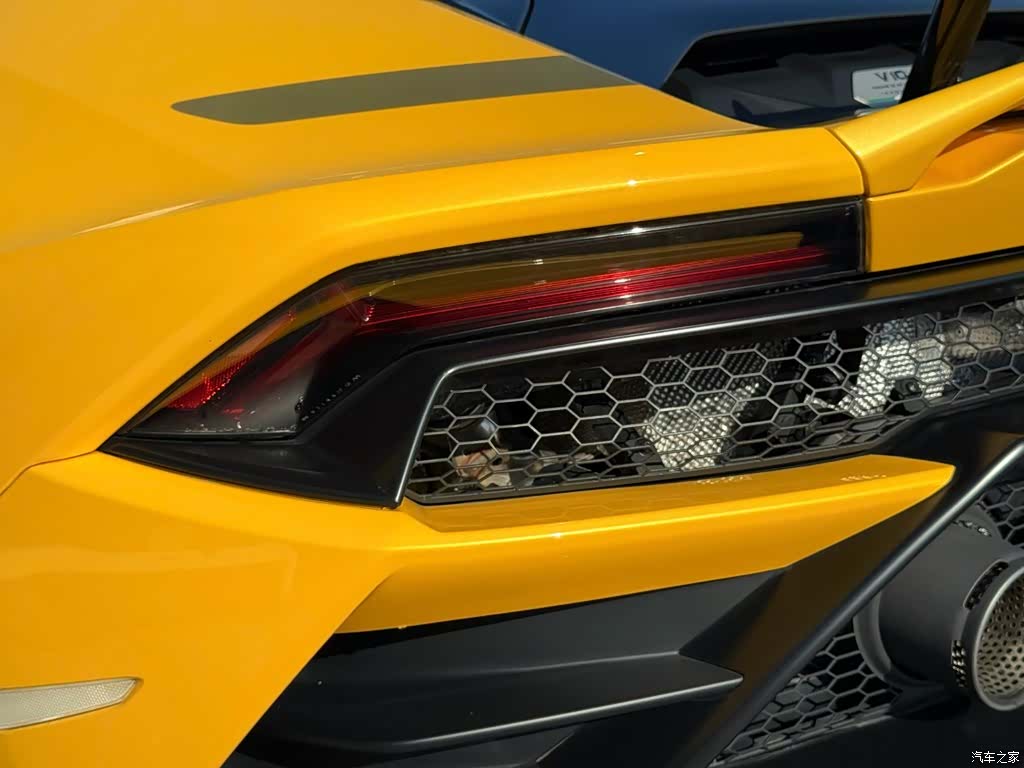 Lamborghini Huracán, 2023 13