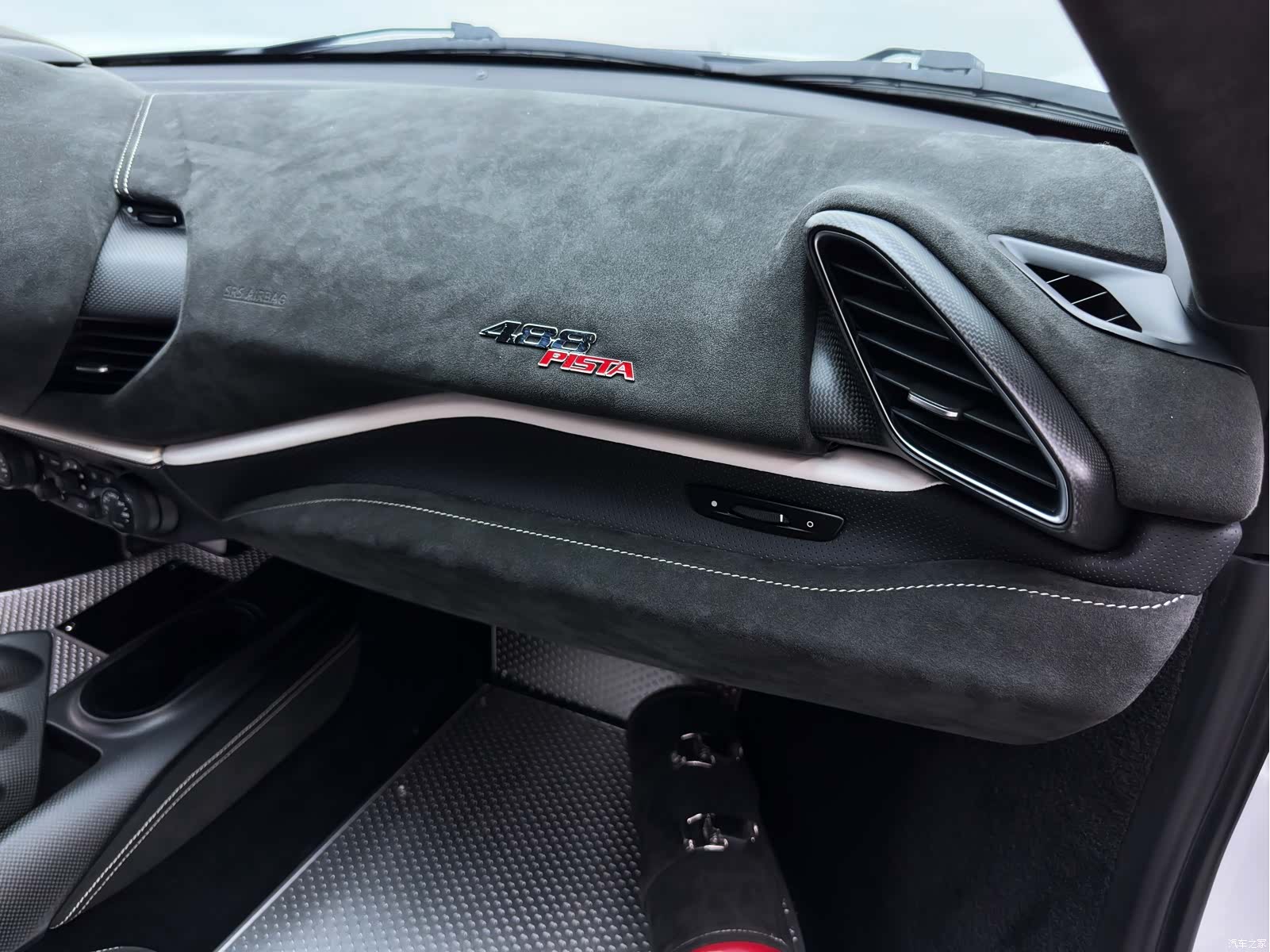 Ferrari 488, 2016 20