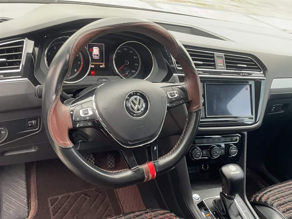 Volkswagen Tiguan L