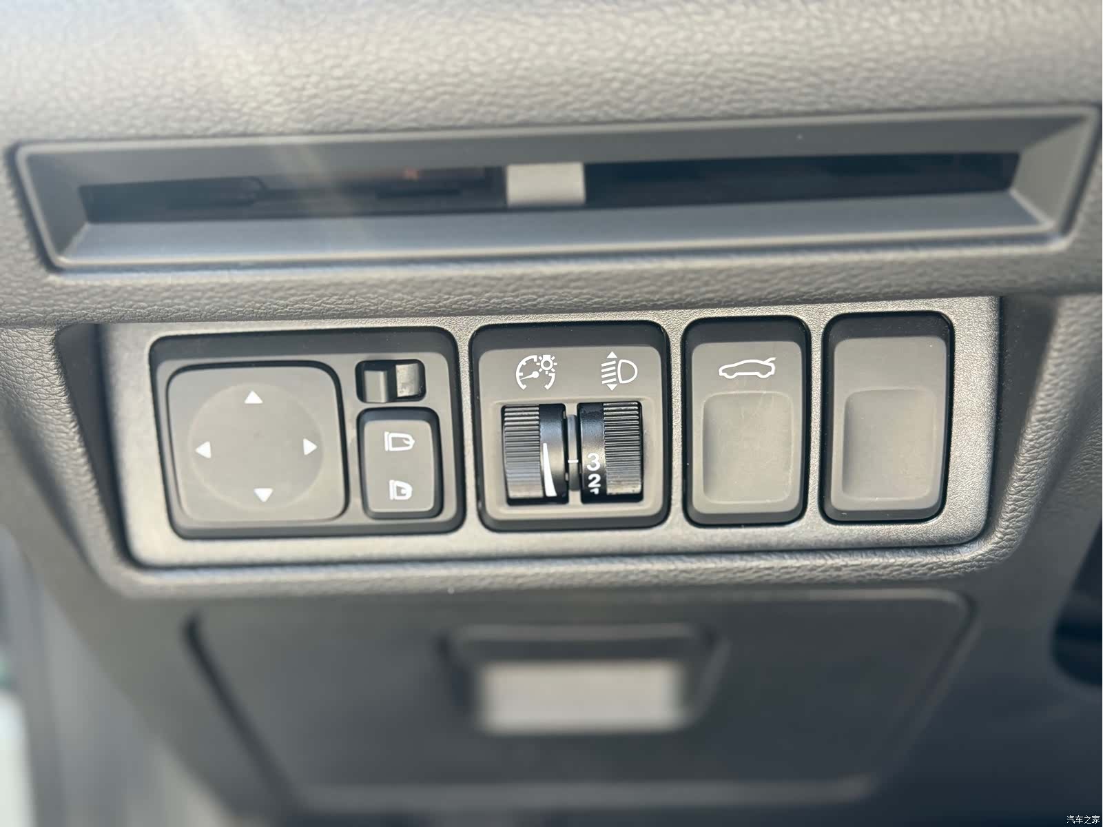 Geely Binray, 2020 17