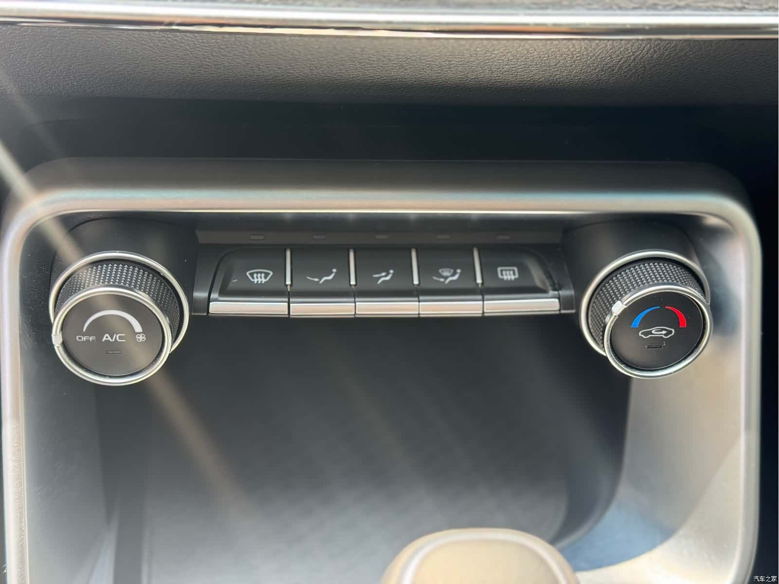 Geely Binray, 2020 20