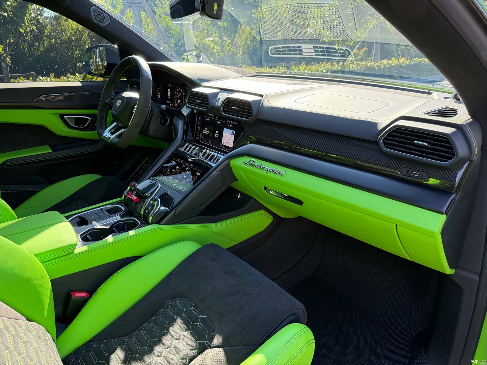 Lamborghini Urus, 2023 17