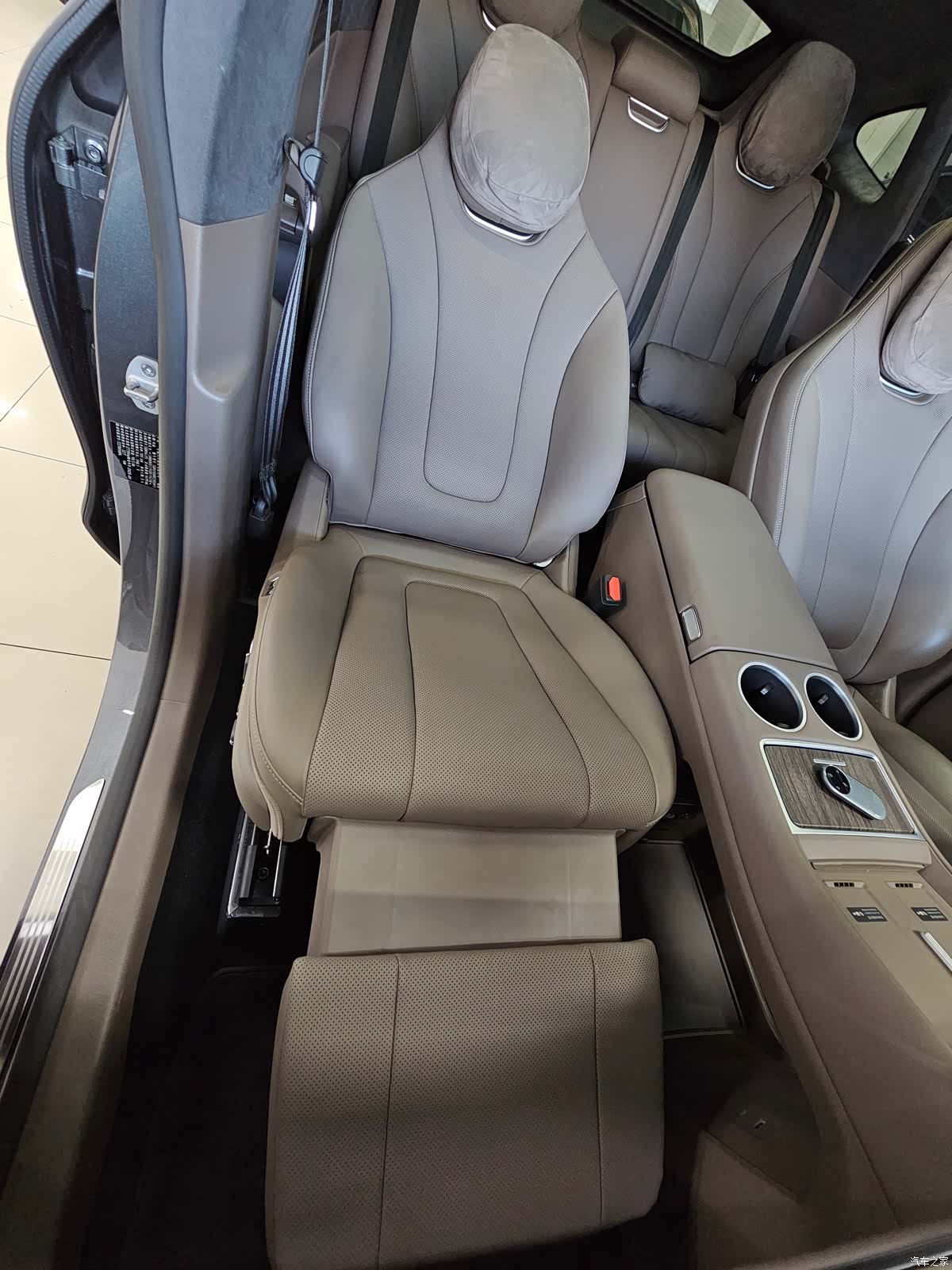 Luxeed R7, 2025 8