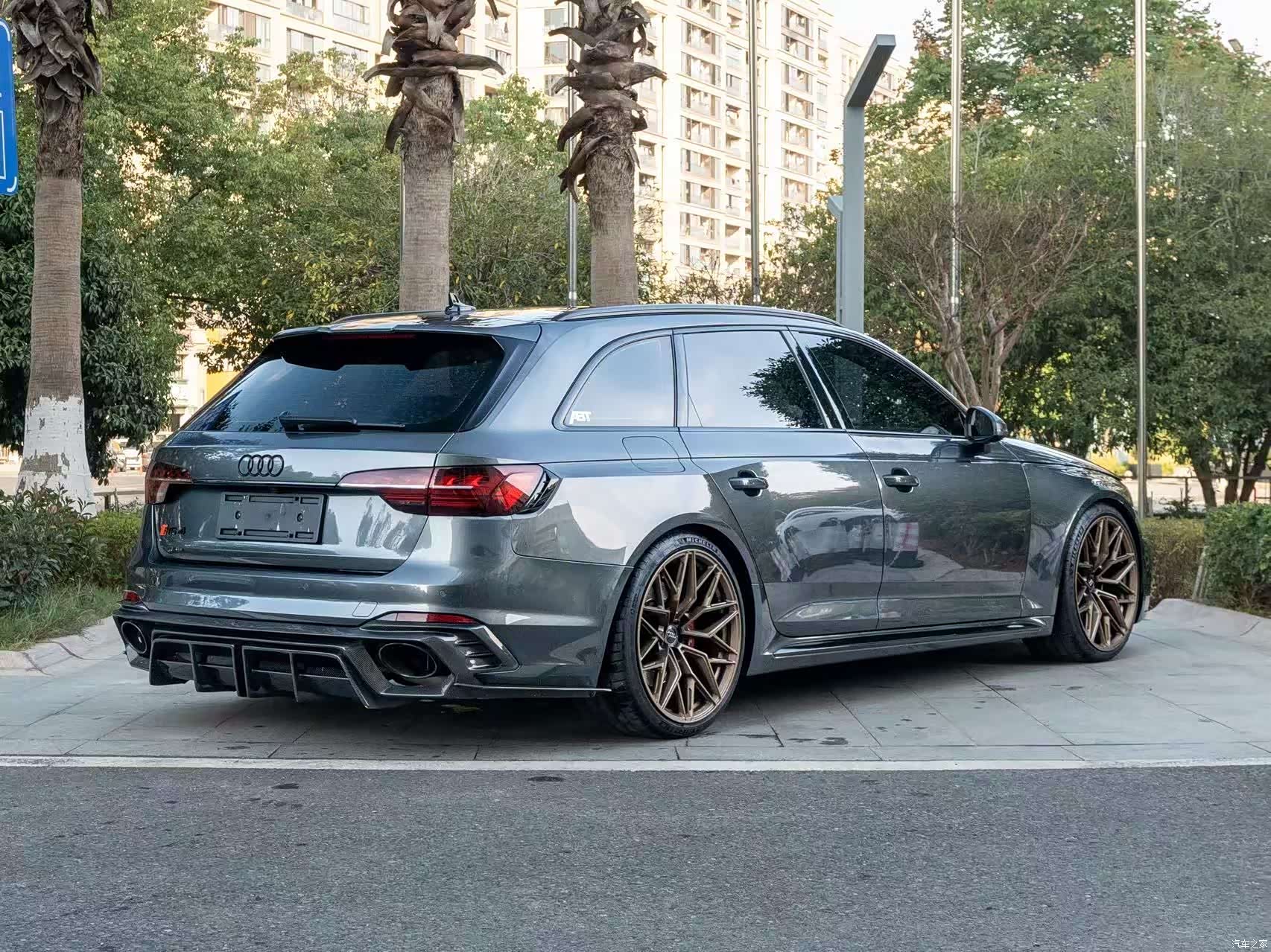 Audi RS4, 2022 4