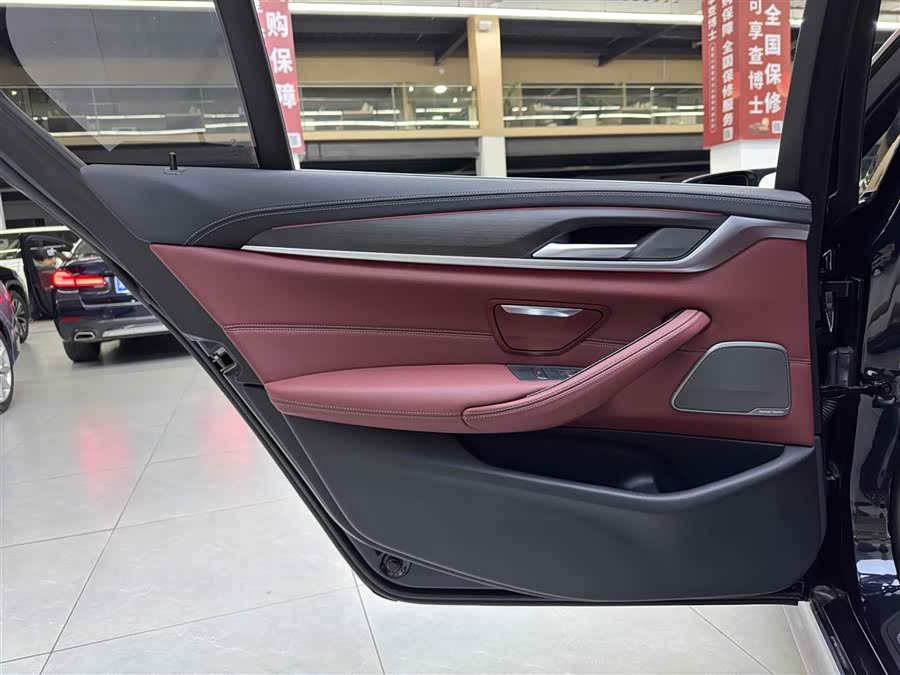 BMW 5 Series 2023, фото 15