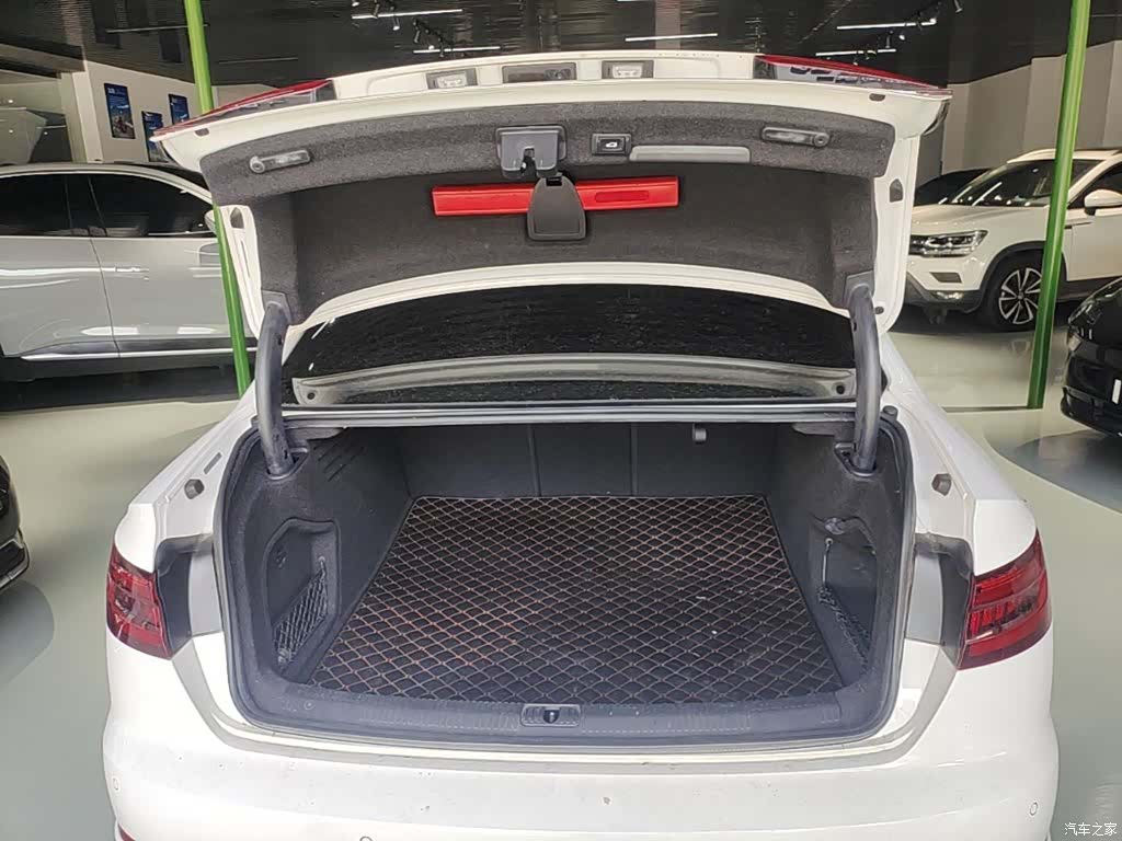 Audi A4L, 2019 19