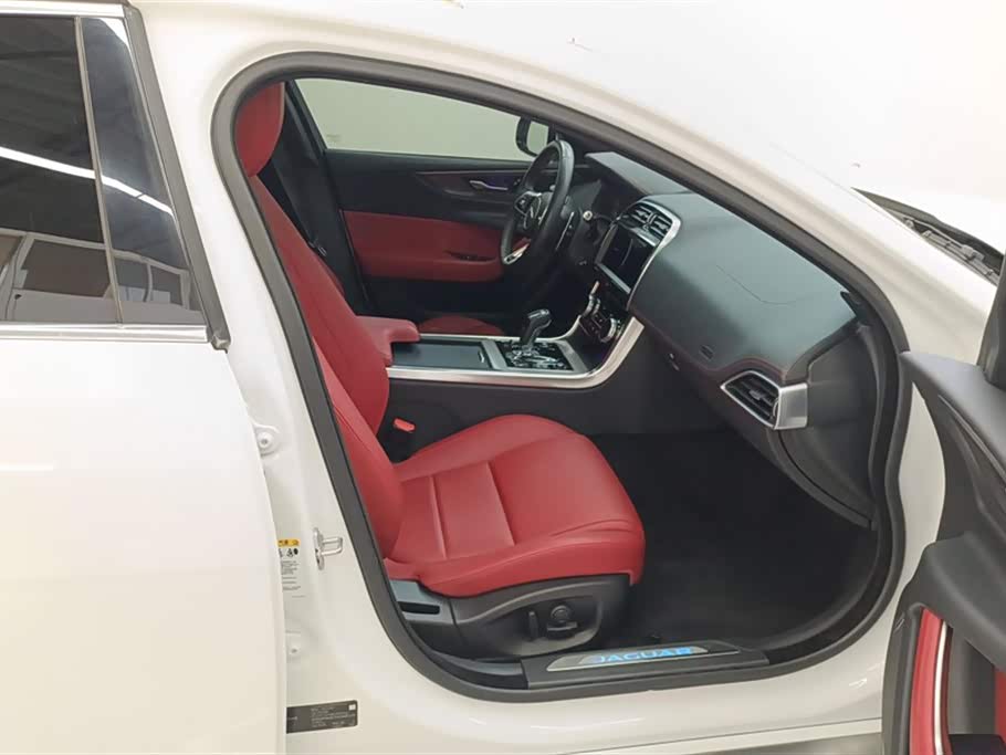 Jaguar XEL