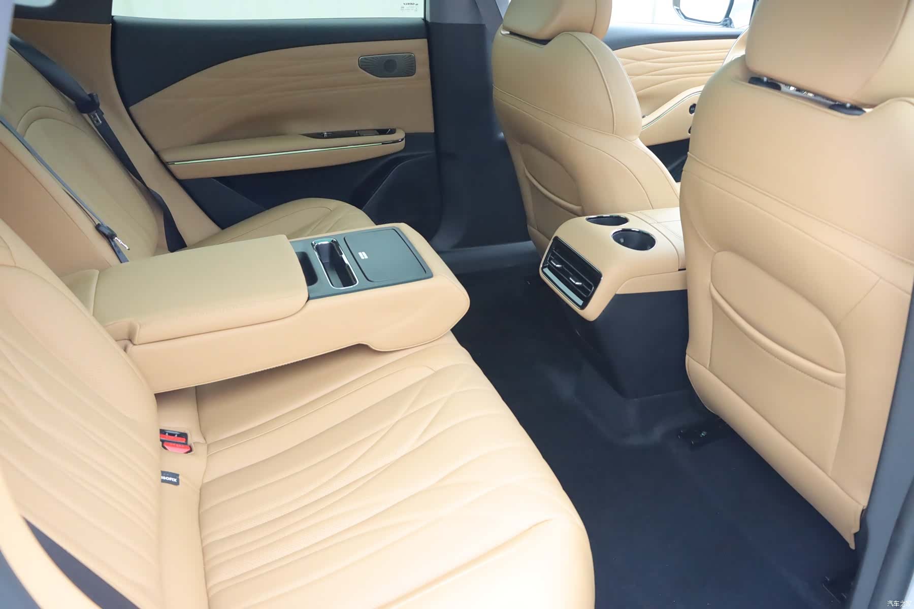 Geely 8, 2025 12