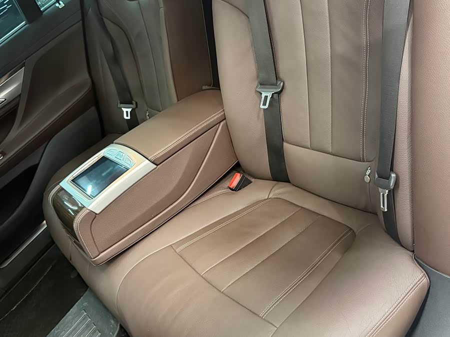 BMW 7-Series 2016, фото 13