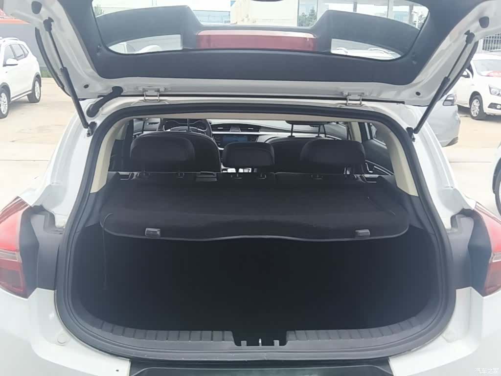 Geely Emgrand, 2019 19