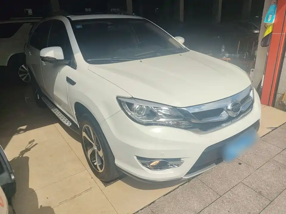 BYD S7