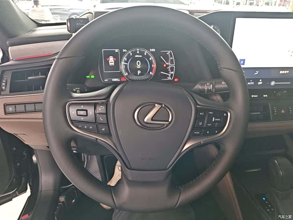 Lexus ES, 2026 11