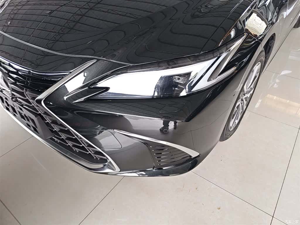 Lexus ES, 2026 24
