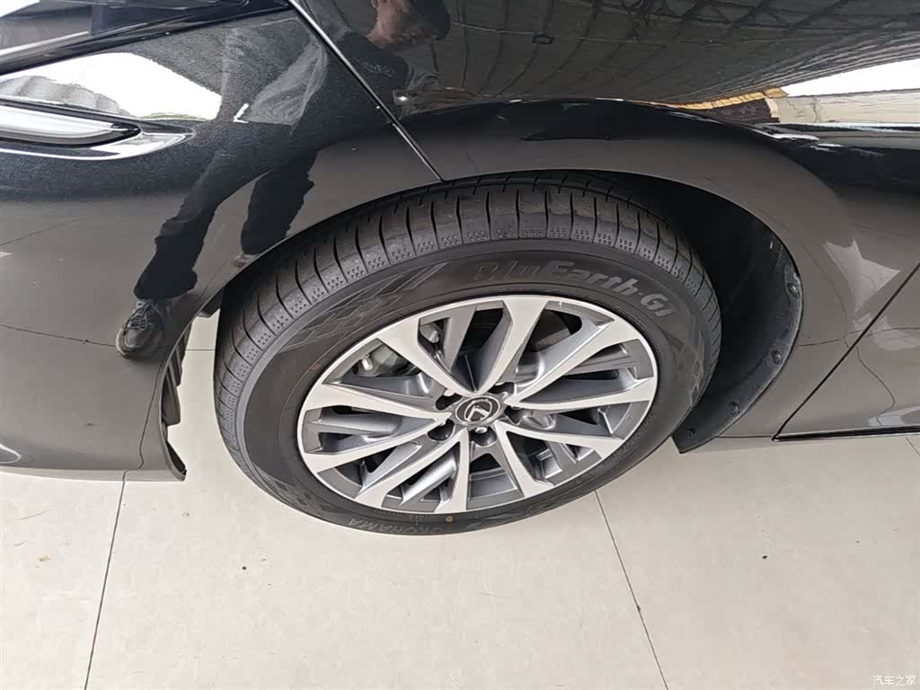 Lexus ES, 2026 23