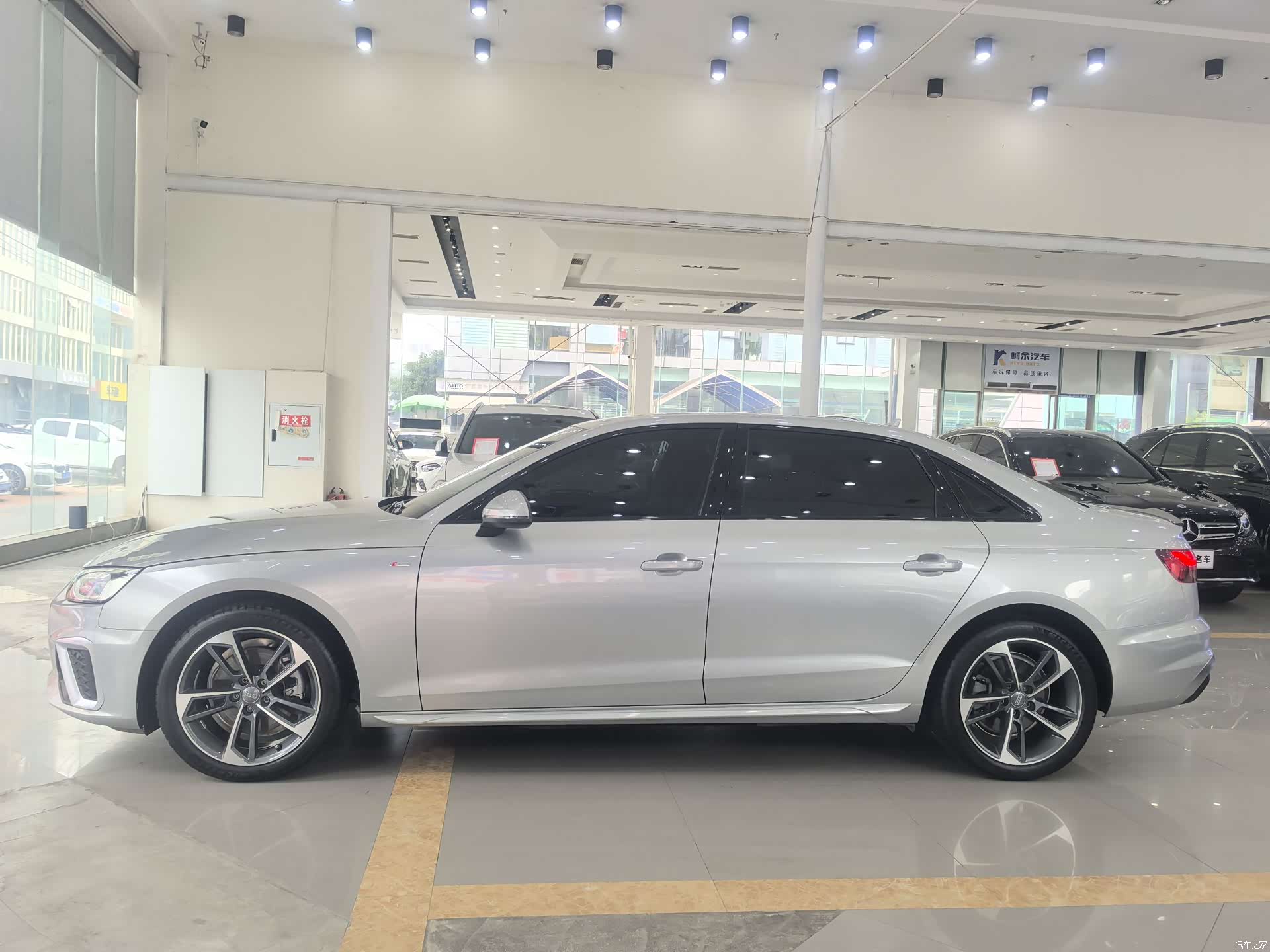 Audi A4L, 2022 7
