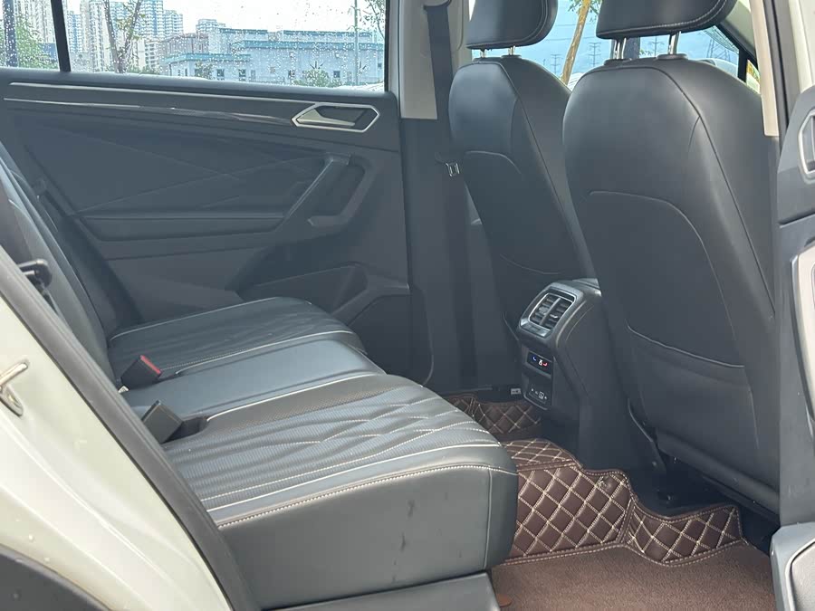 Volkswagen Tiguan L 2023, фото 9
