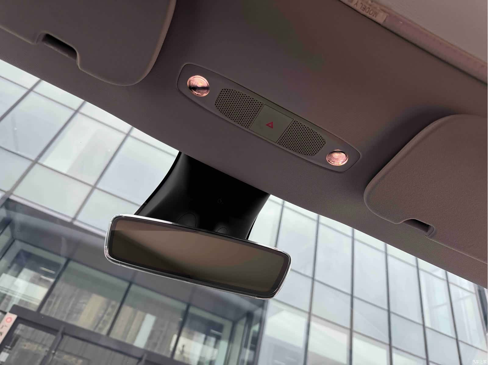 Tesla Model Y, 2022 25