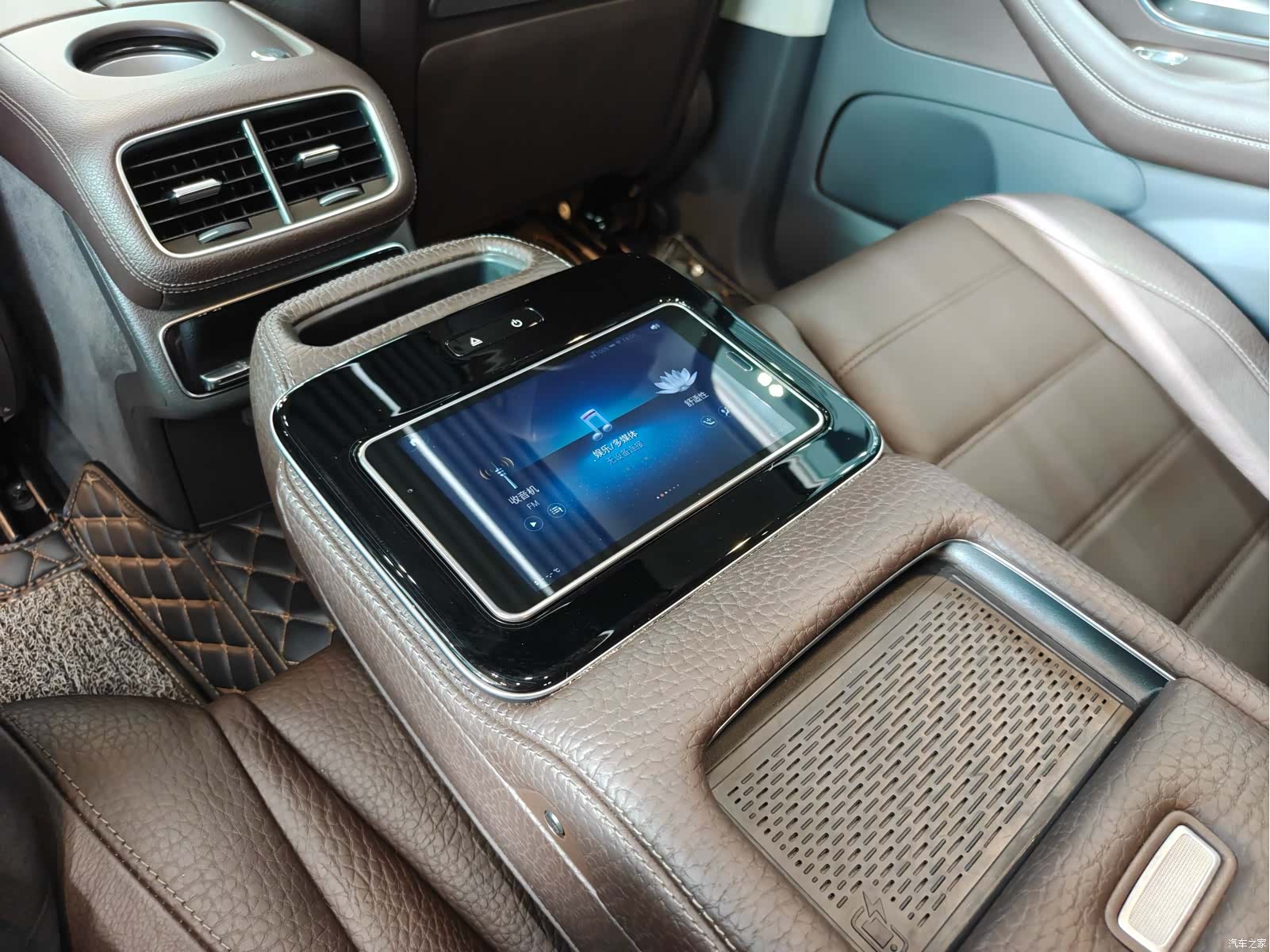 Mercedes-Benz GLS, 2020 18