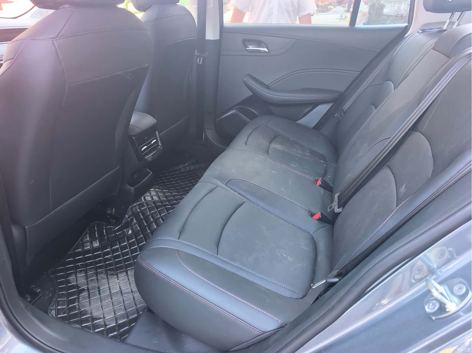 Roewe i5, 2026 все фото