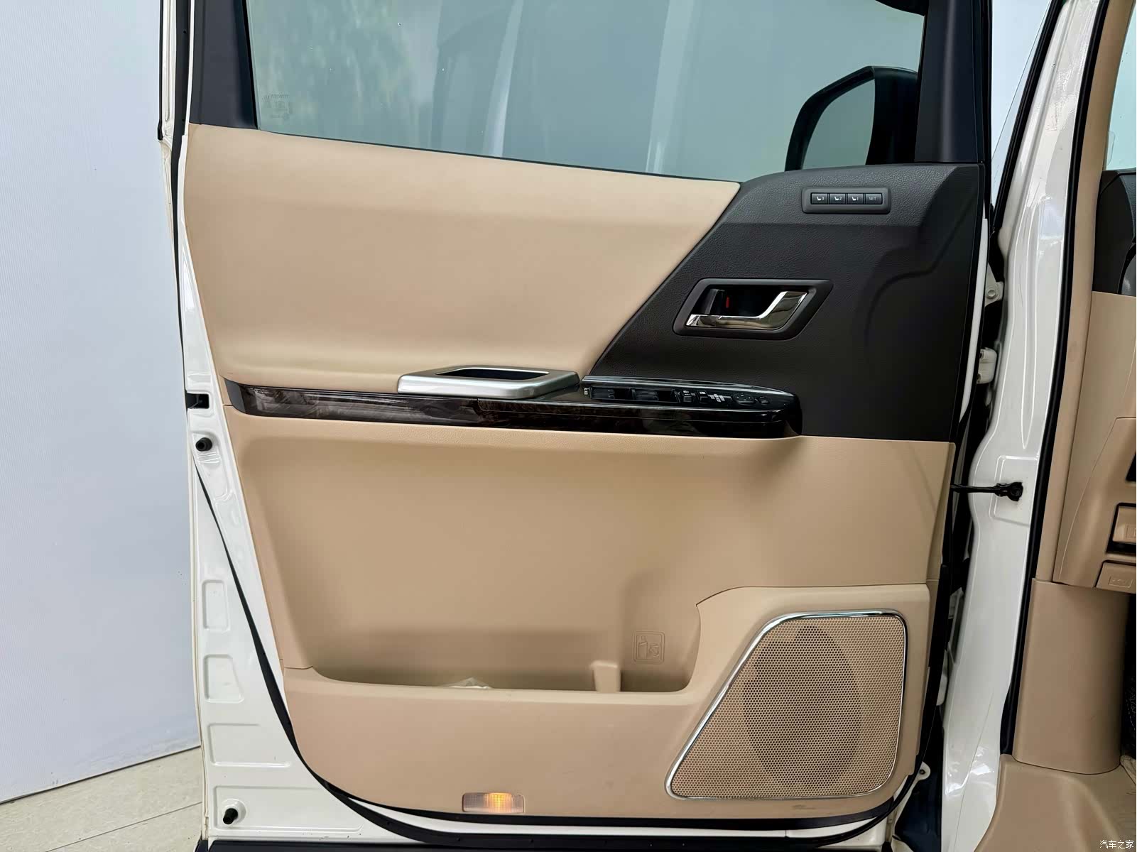 Toyota Alphard, 2016 7
