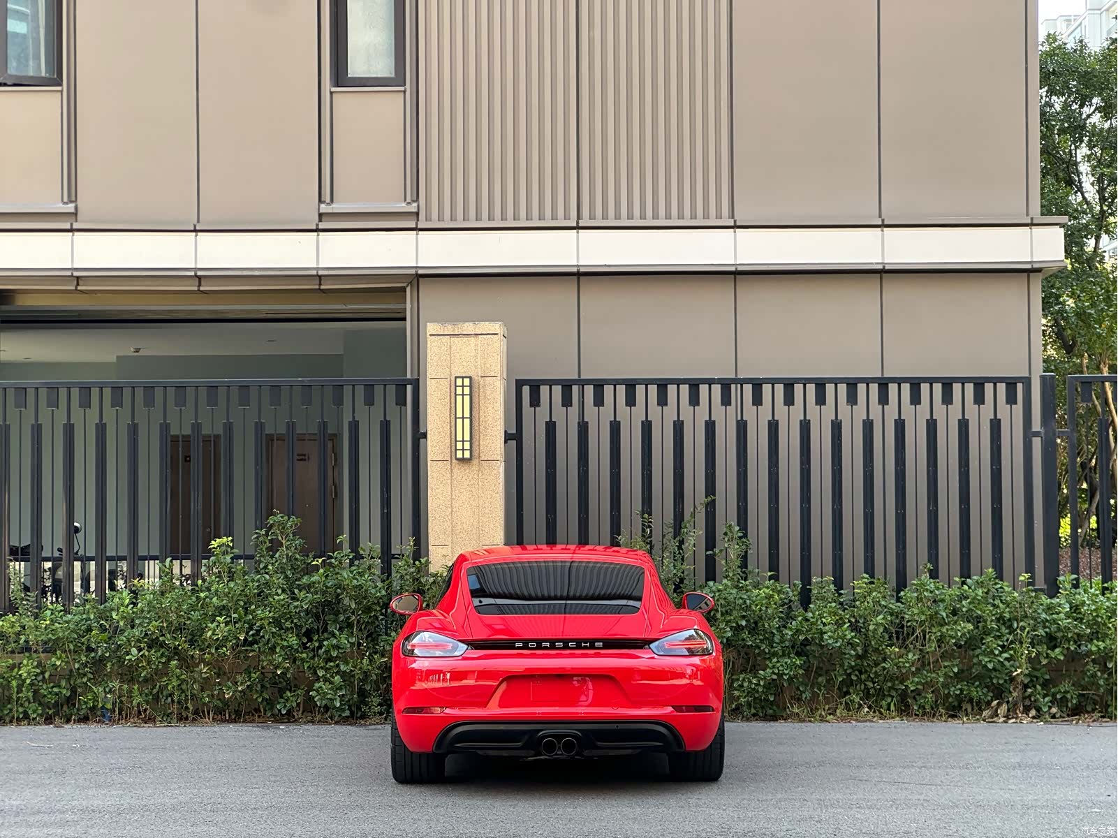 Porsche Cayman, 2017 все фото