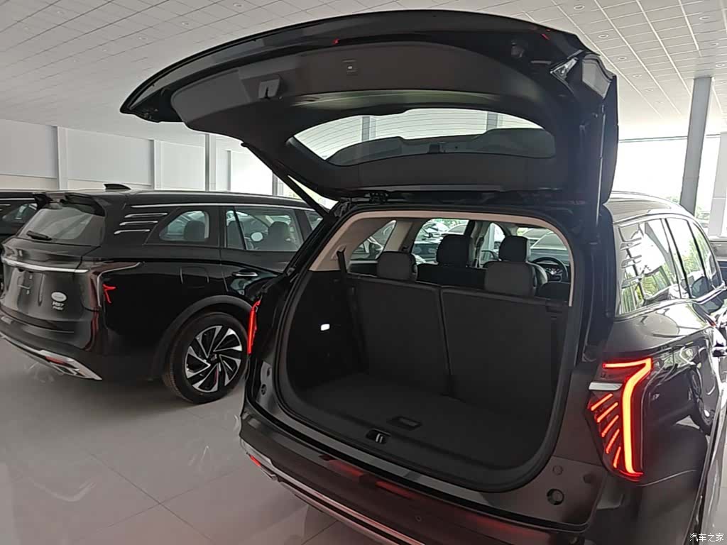 Hongqi HS7, 2025 19
