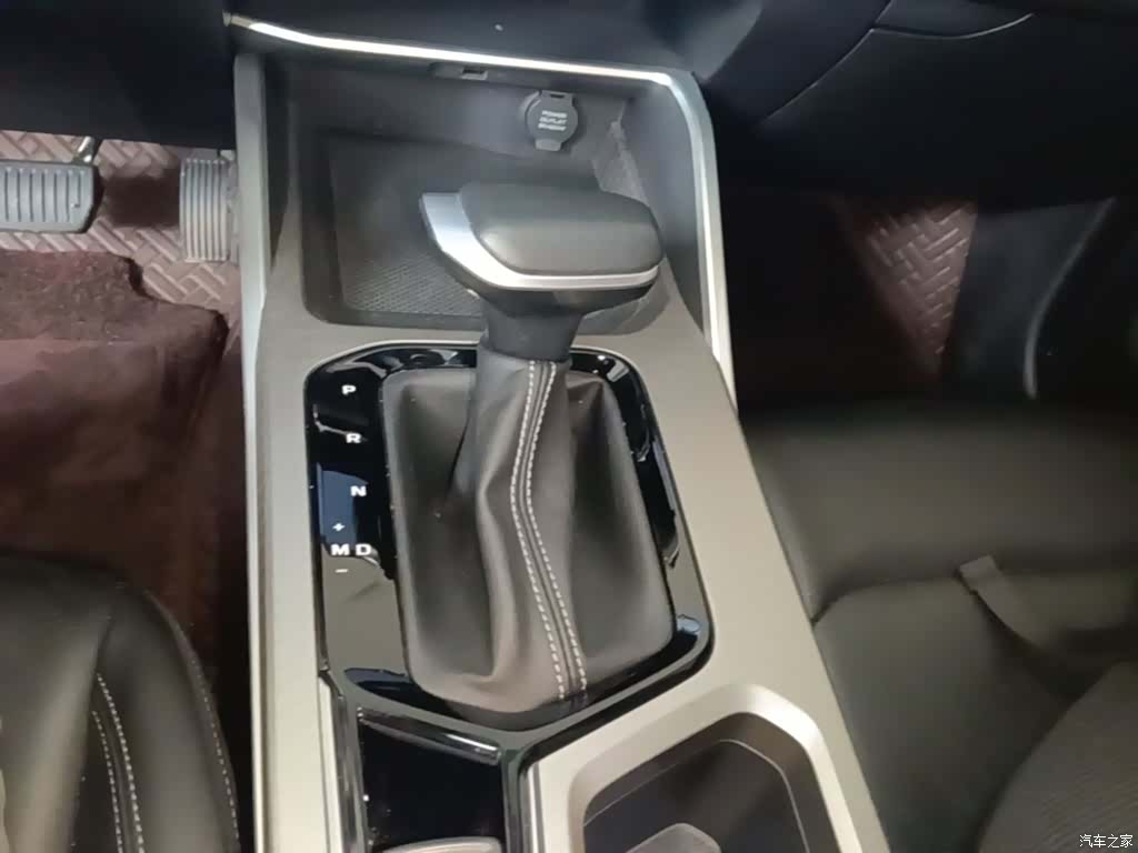 Geely Emgrand, 2024 14