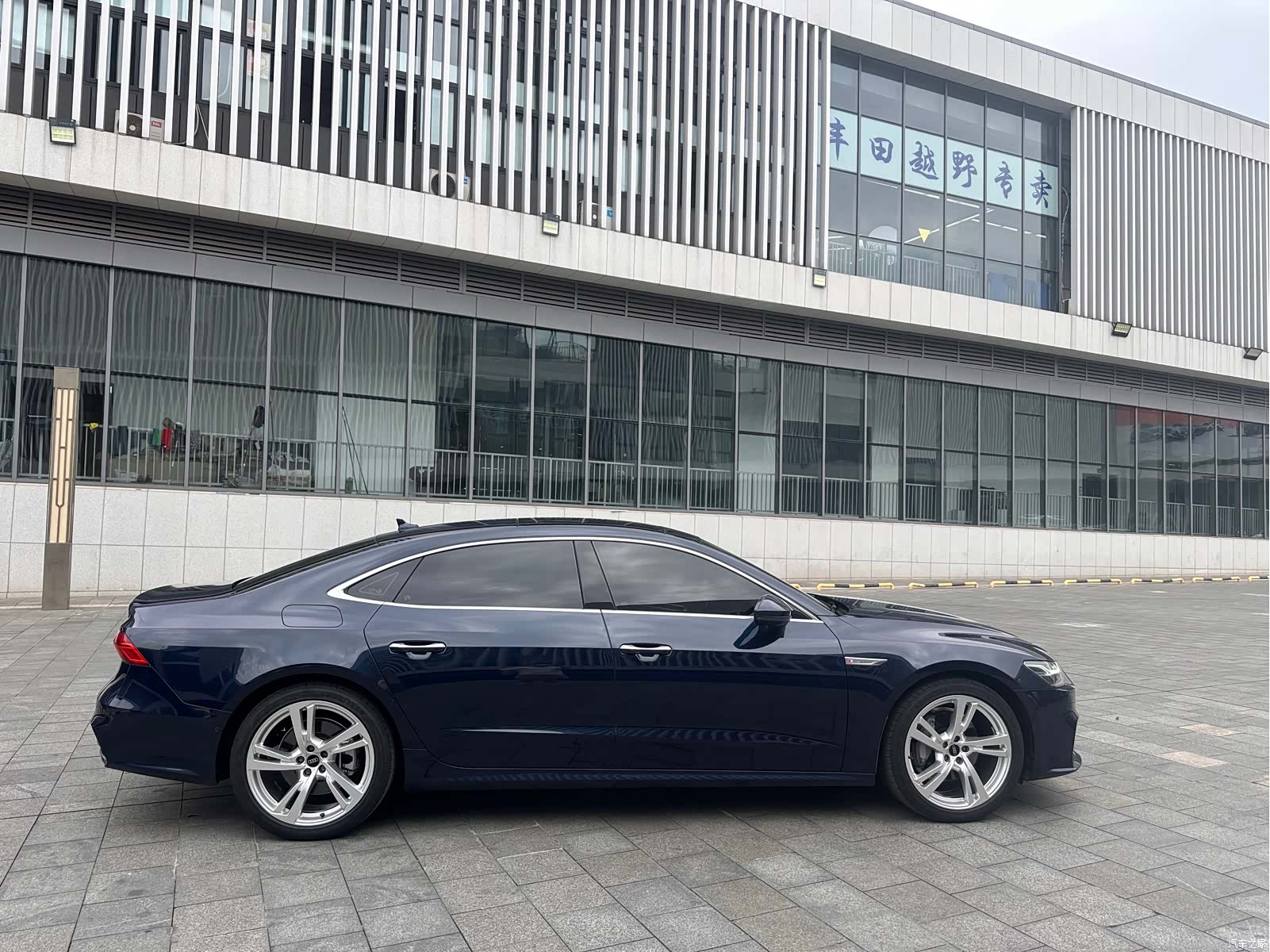 Audi A7L, 2024 7
