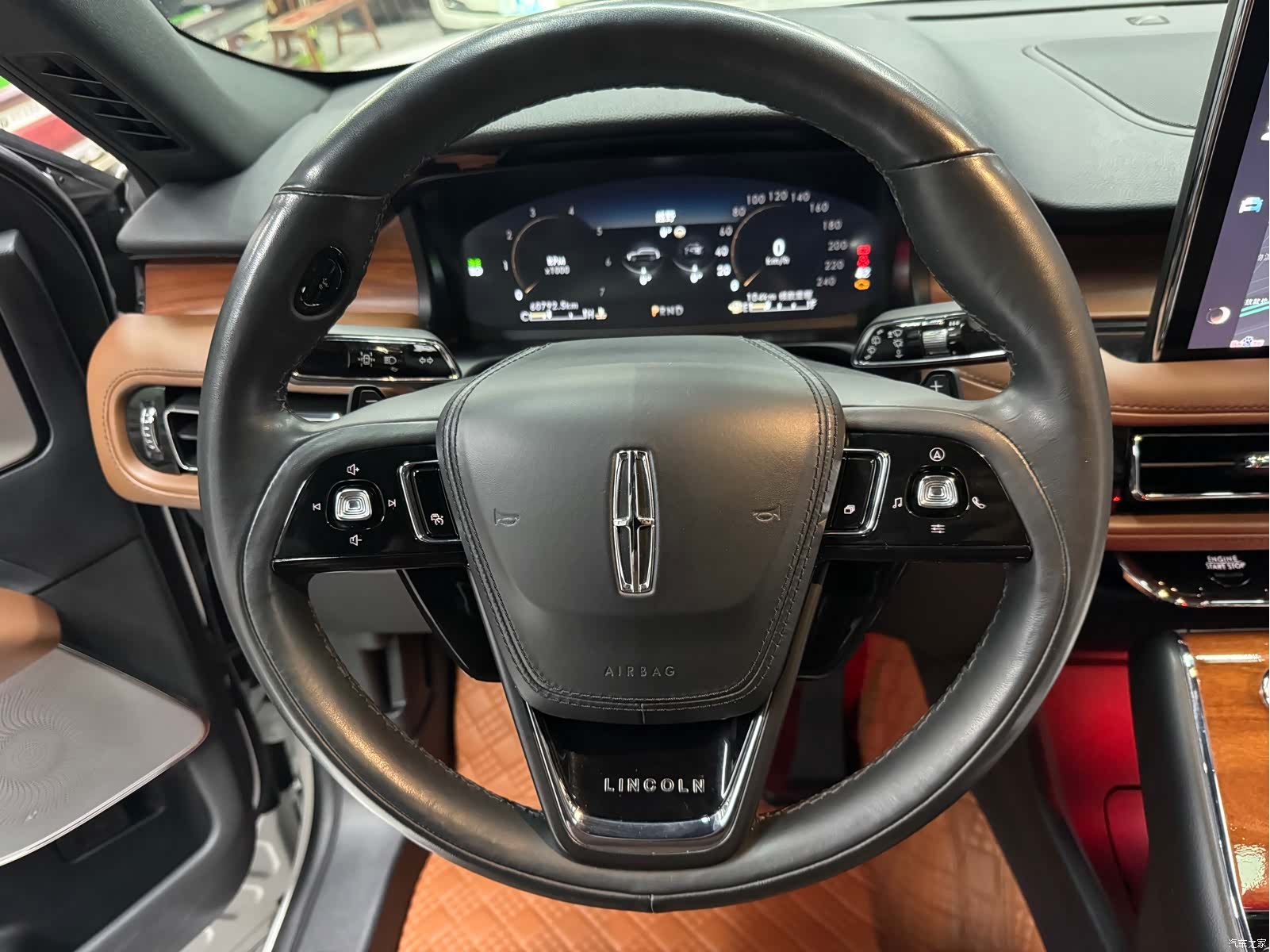 Lincoln Aviator, 2022 15